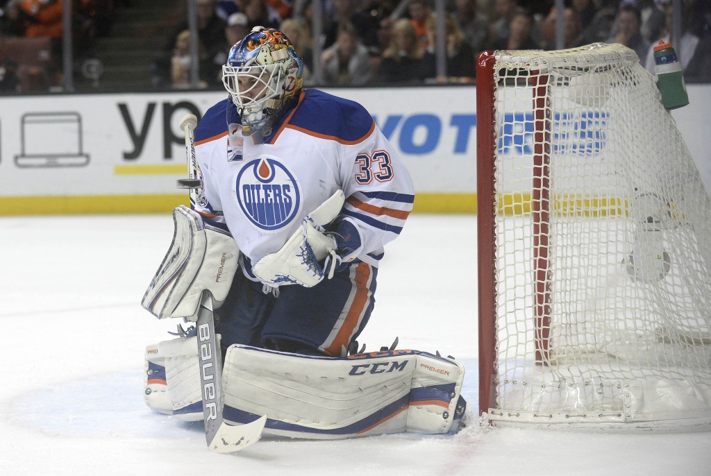 Oilers acquire Anthony Stolarz from Flyers for Cam Talbot