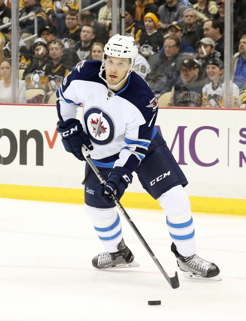 Winnipeg Jets Re-Sign Ben Chiarot