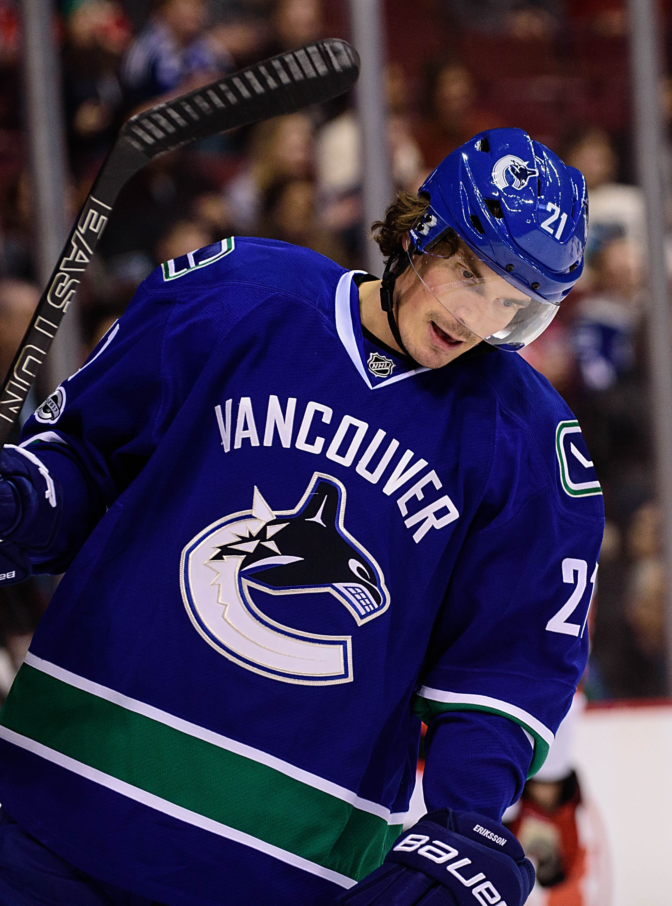 Vancouver Canucks sign free agent Loui Eriksson to 6-year deal 