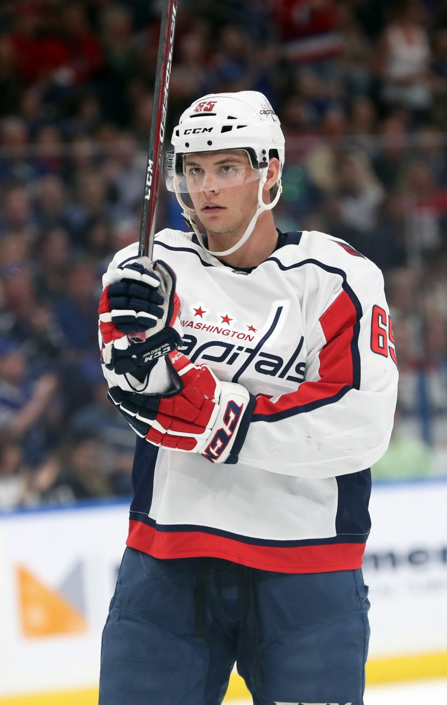 Andre Burakovsky Signs With Colorado Avalanche