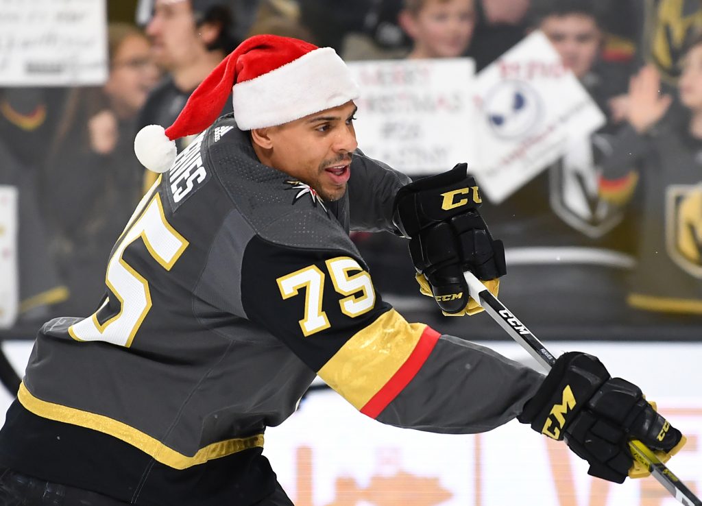 Golden Knights sign Reaves to 2-year extension