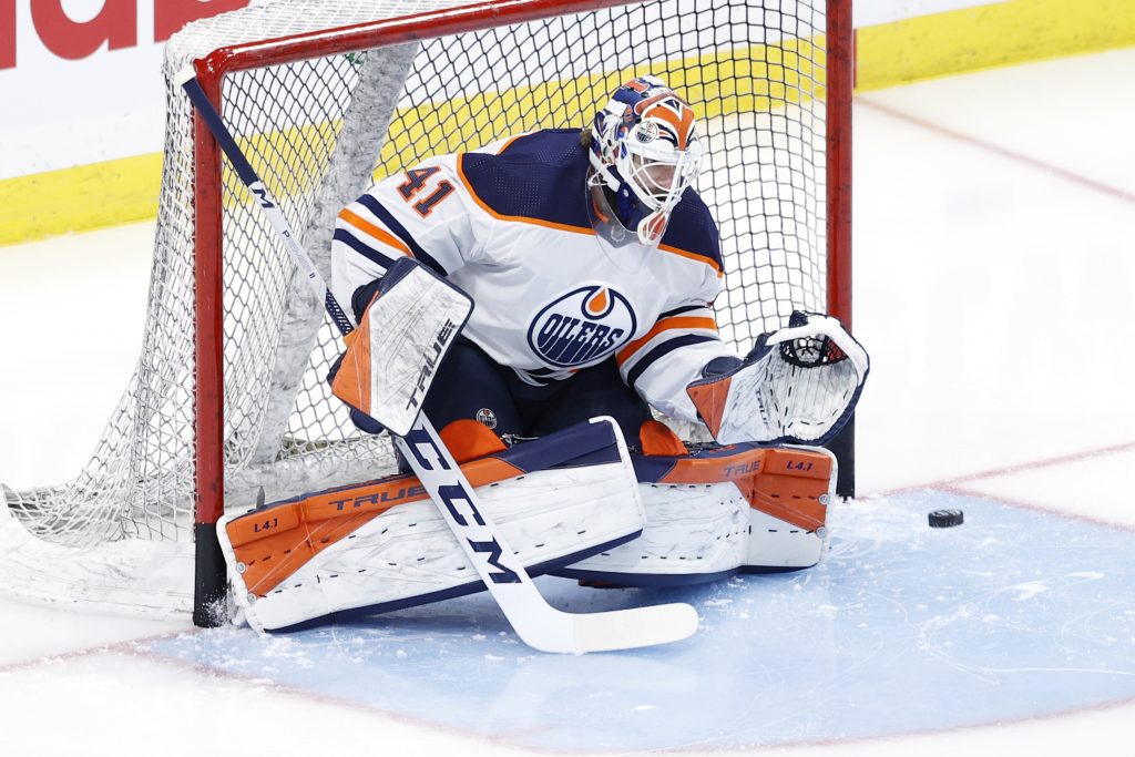 Edmonton Oilers on X: Did a little goalie switcharoo & it's Calvin  Pickard's net now. Snaps for Stu stopping all 19 shots he faced. 🫰🙂   / X