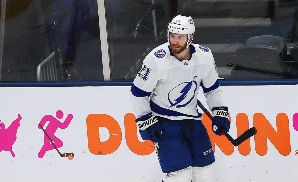 Lightning re-sign Brayden Point to an 8-year contract extension