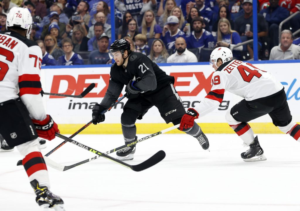 Brayden Point Out Indefinitely With Upper-Body Injury