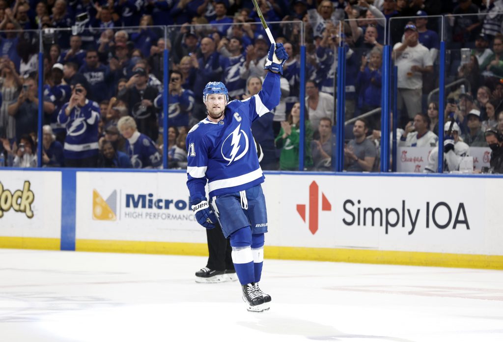 steven stamkos contract        <h3 class=