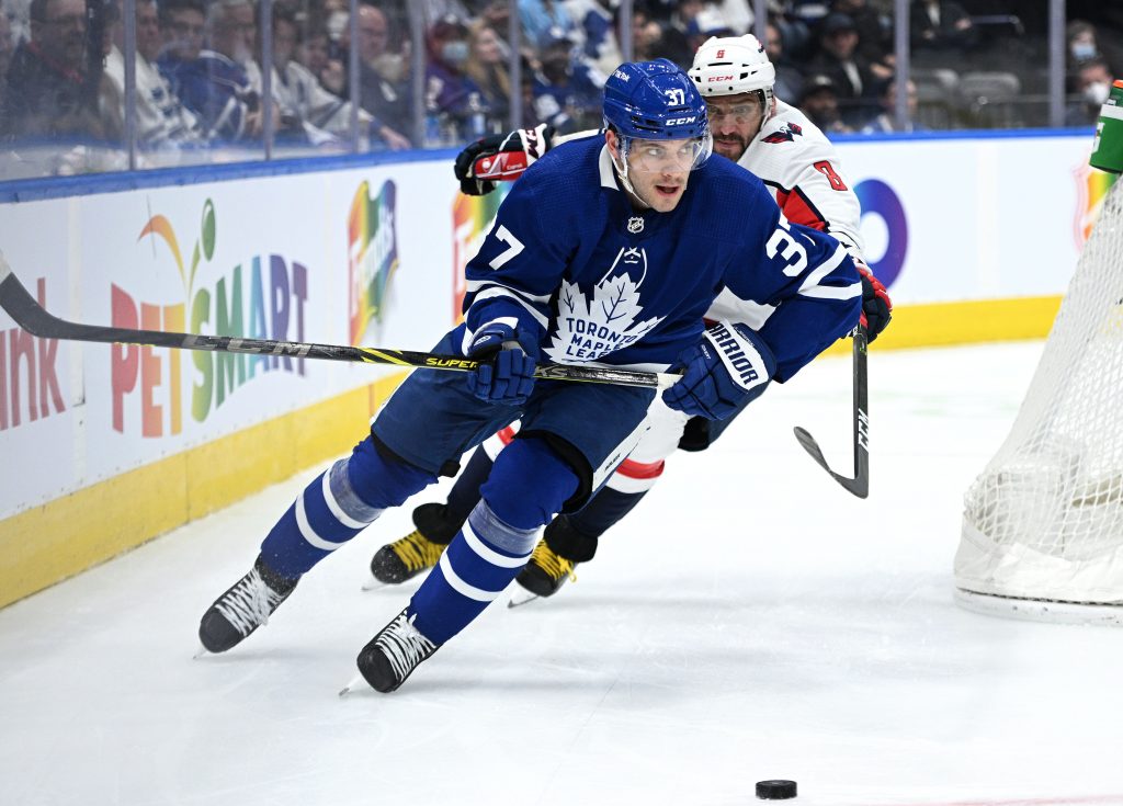 Toronto Maple Leafs Extend Timothy Liljegren