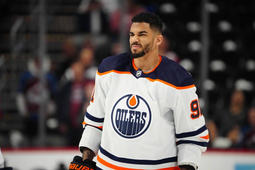 Dan Milstein on X: Official: Evander Kane Agrees to contract terms with  Edmonton Oilers for the rest of 2021-2022 season. Will travel to Edmonton  this evening. Will wear jersey #91. #WeAreGoldStar!   /