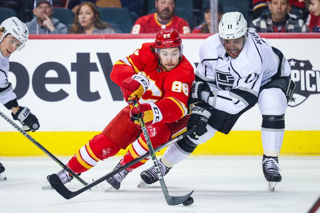 Calgary Flames Re-Sign Andrew Mangiapane