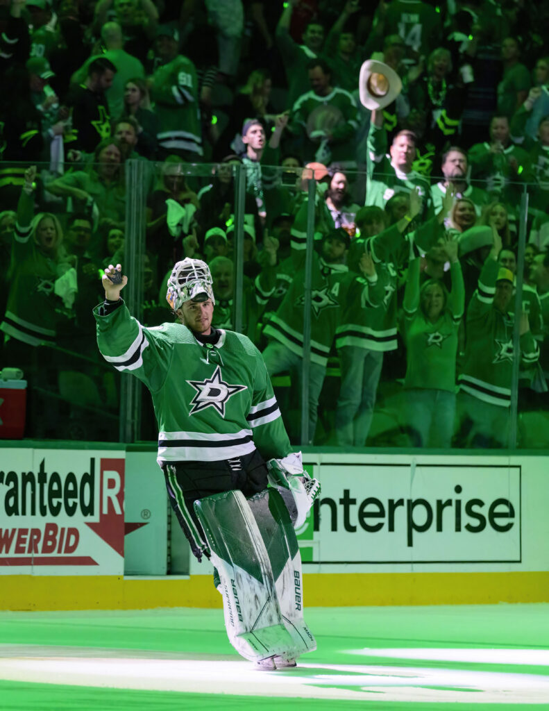 Dallas Stars Sign Jake Oettinger