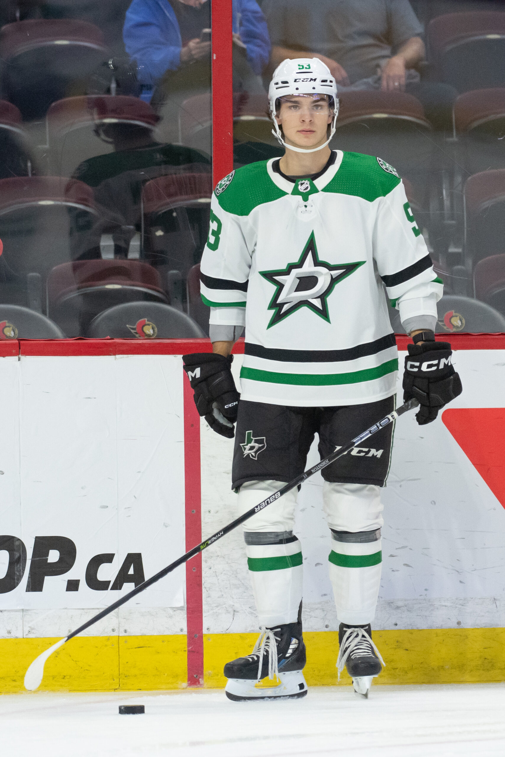 Wyatt Johnston scores in NHL debut with Dallas Stars