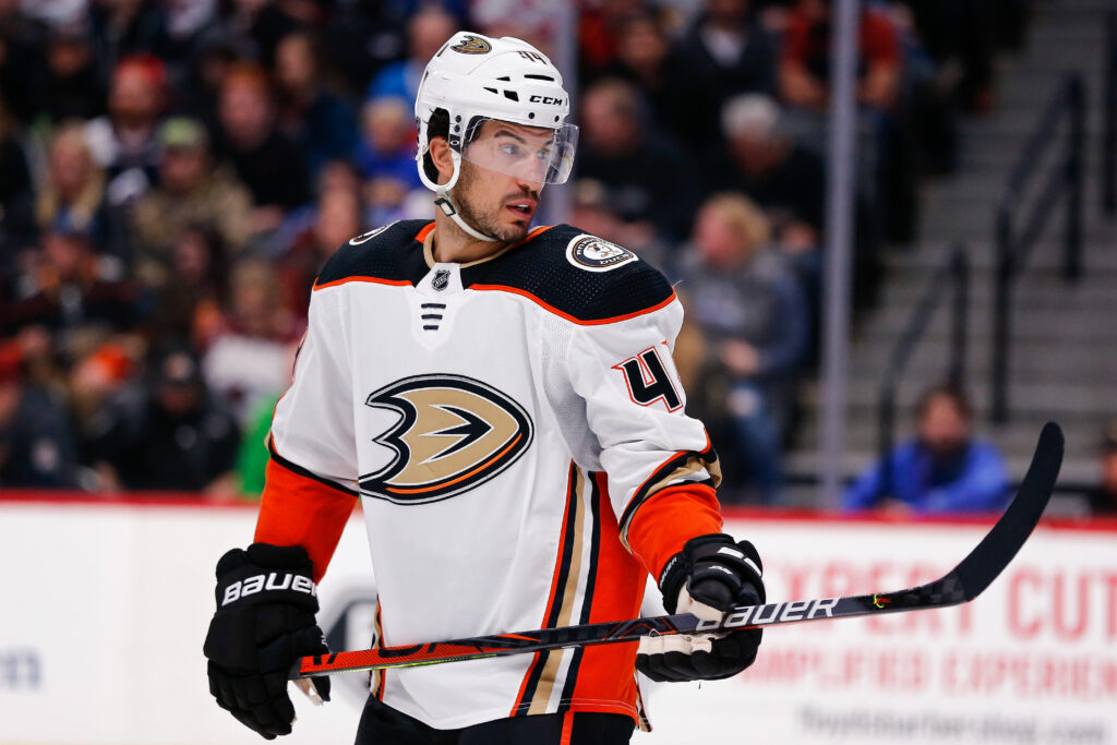 Anaheim Ducks pozyskali Michaela Del Zotto w wymianie trzech drużyn