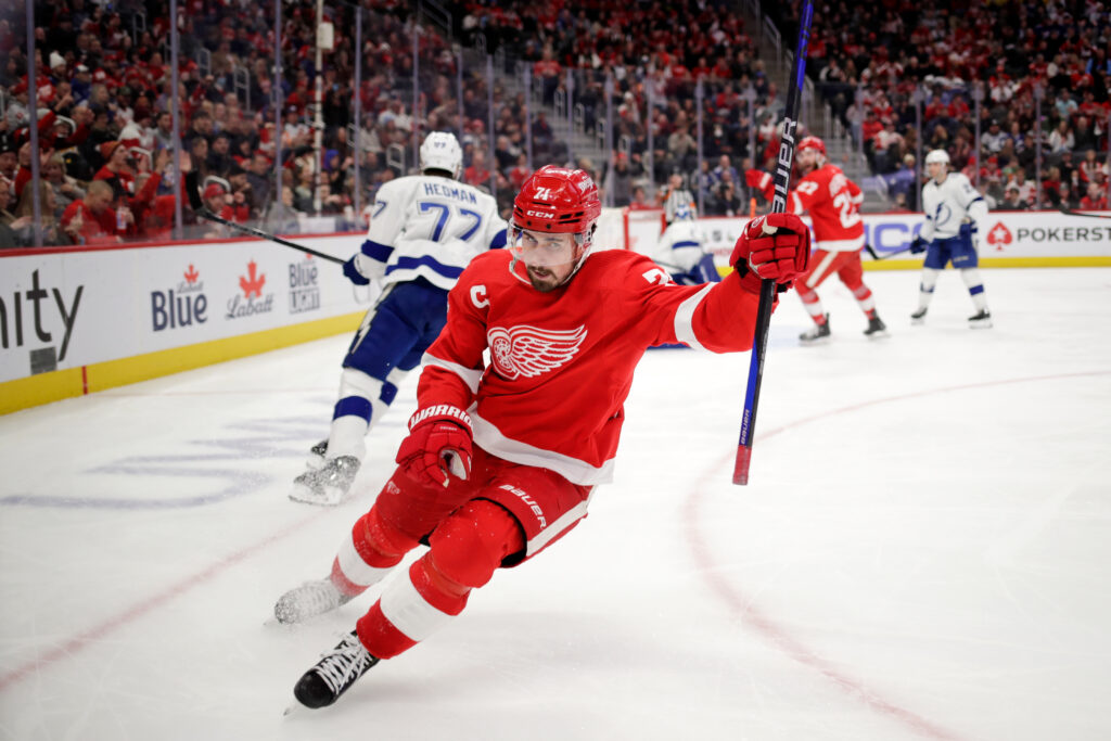 Detroit Red Wings: NHL Rumors: Detroit Red Wings buy out Kailer Yamamoto's  contract