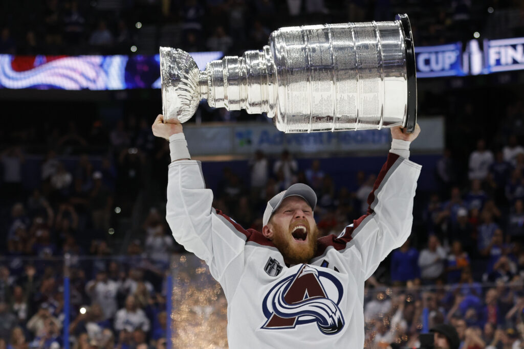 Gabriel Landeskog Injury: Avalanche Captain Back In Denver, Plans To ...