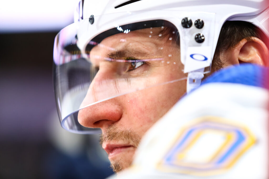 «Блюз»: Стин уже рулит, Армстронг на подхвате