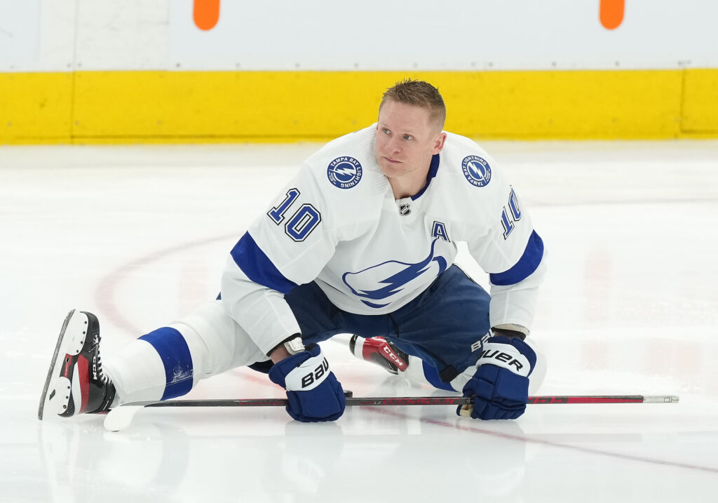 Blackhawks acquire Corey Perry from Lightning, adding more experience to  Bedard-led rebuild – KGET 17