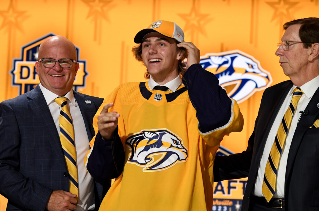 Nashville Predators Sign Tanner Molendyk, Kalan Lind