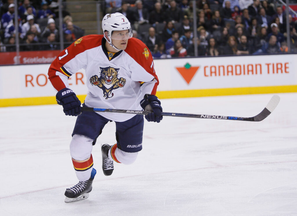 Panthers Re-Sign Dmitry Kulikov To Four-Year Extension