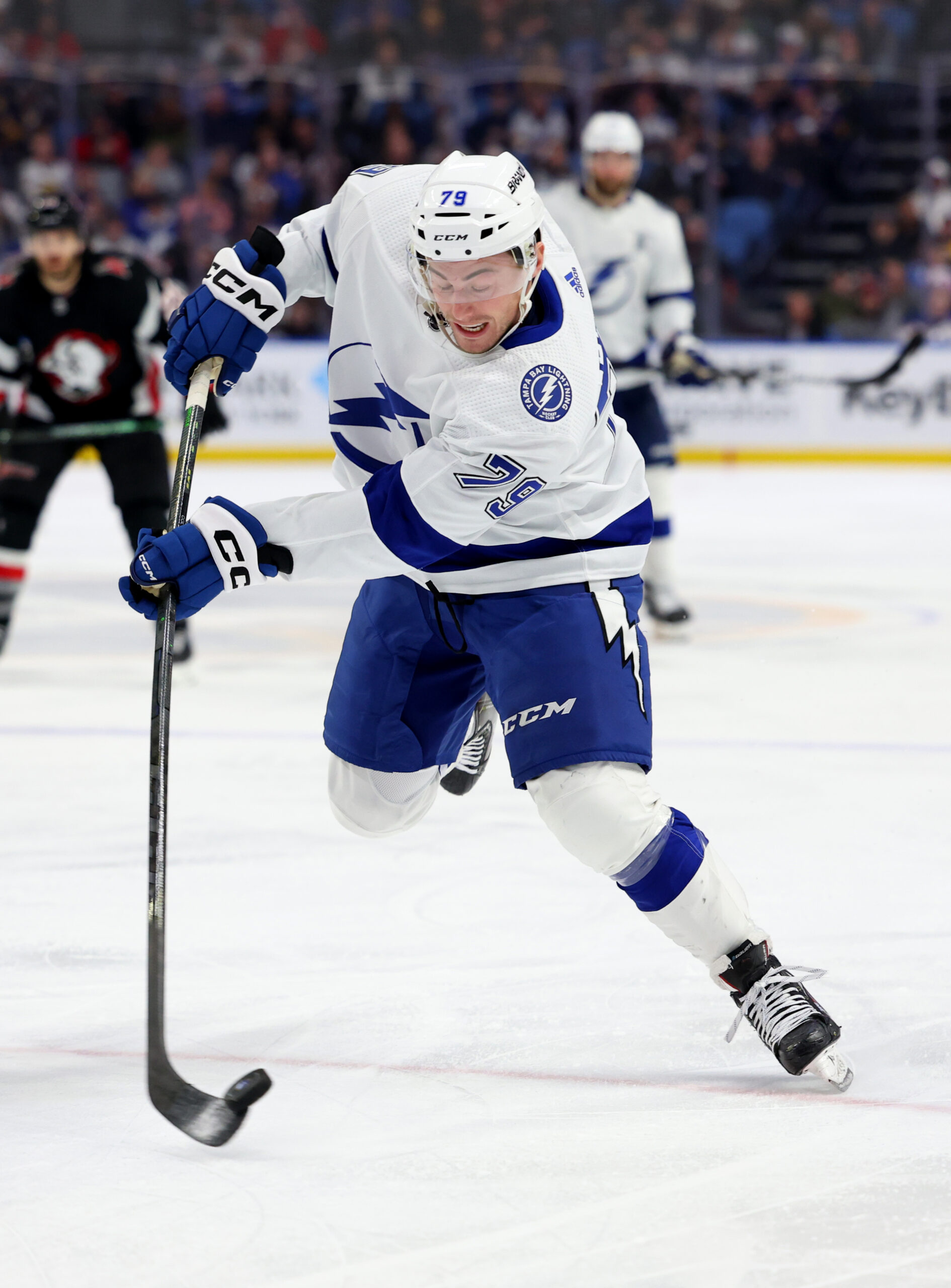 Lightning trading forward Ross Colton to Avalanche