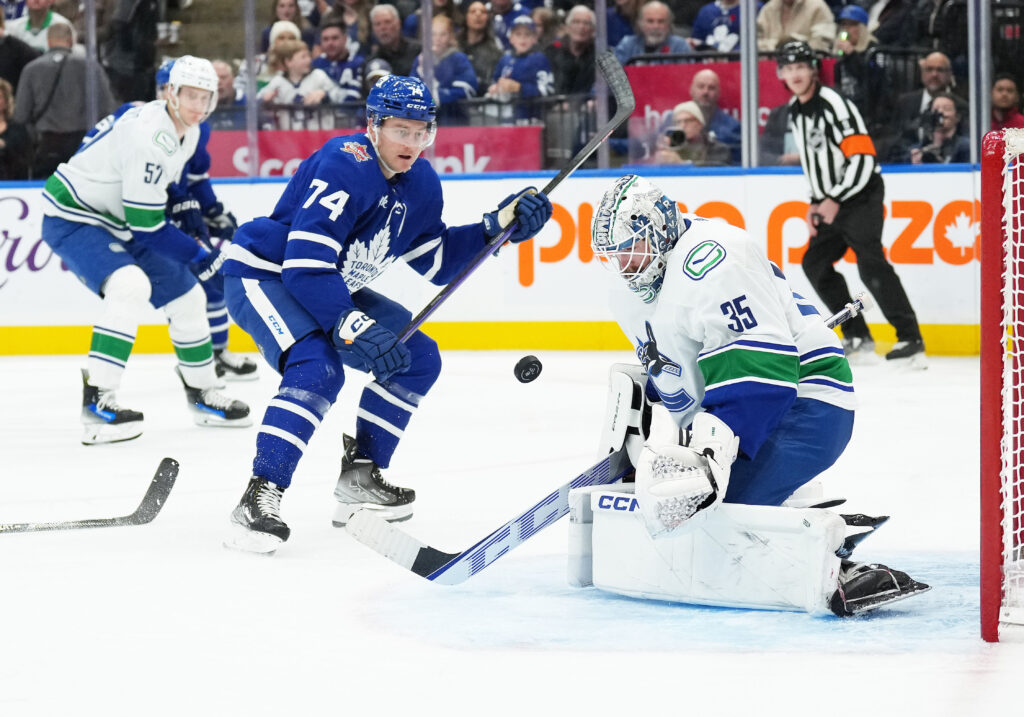 Maple Leafs Recall Bobby McMann, Simon Benoit