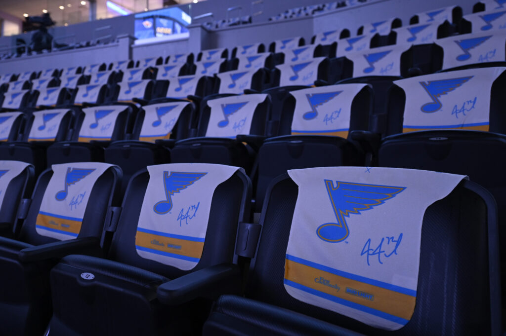 Арсений Коромыслов: из КХЛ в «Блюз» – новый защитник для Сент-Луиса