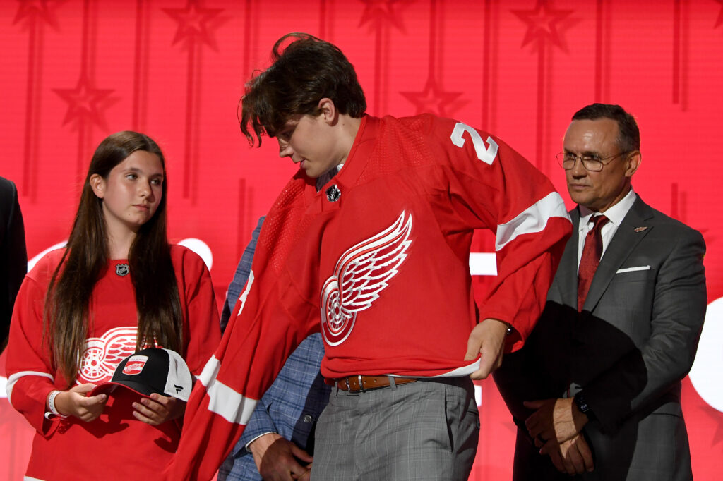 Red Wings Notes: Sandin Pellikka, Three-Goalie System, Kahn