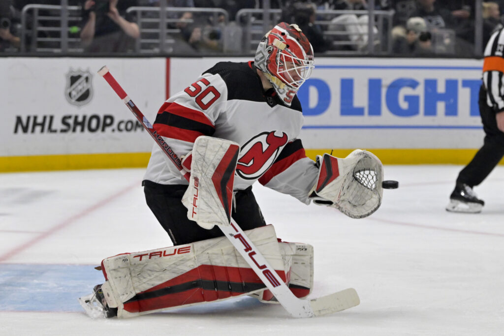 Devils Re-Sign Nico Daws