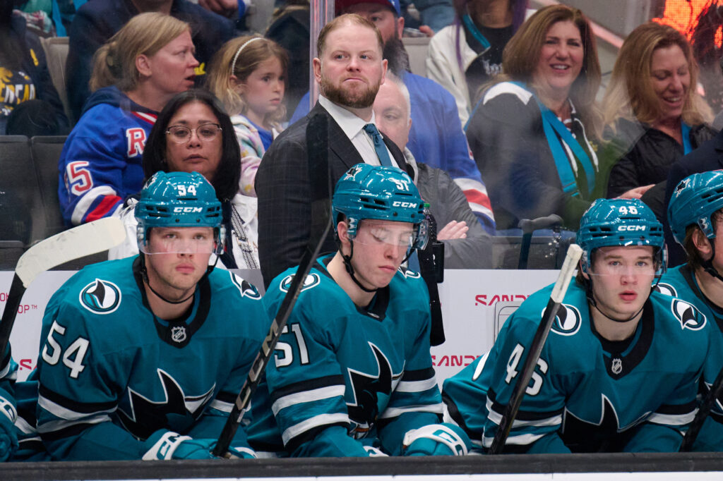 «Акулы» выныривают из глубин: Войнарски сохраняет пост, но ставки растут