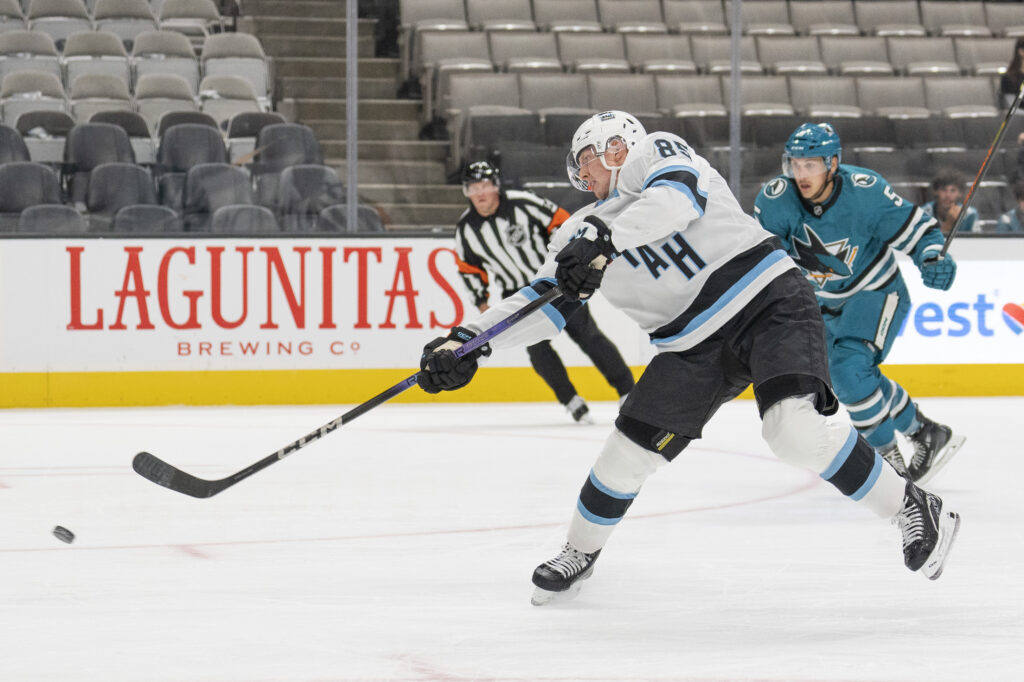 Edmonton Oilers Sign Aku Raty