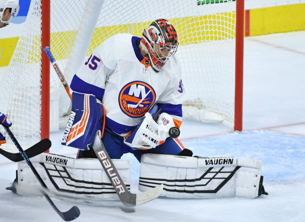 International Notes: Smith, Yip, Josefson, Barron