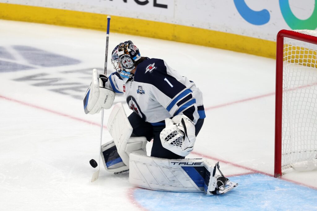 Sharks Sign Eric Comrie To Two-Year Deal