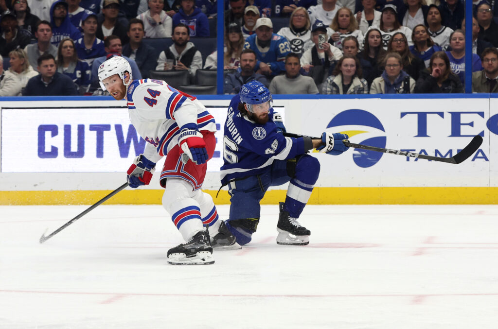 Lightning Re-Sign Scott Sabourin