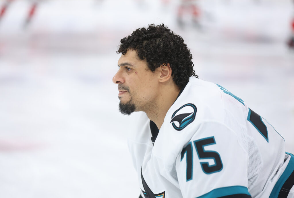 «Акулы» теряют своего главного тафгая: Райан Ривз выбыл на неопределенный срок