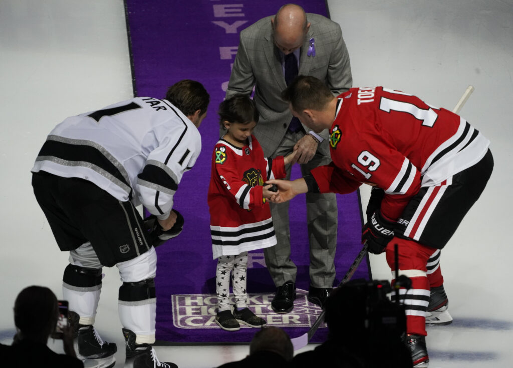 Эпоха «Чикаго» подошла к концу: не стало Троя Мюррея — обладателя Кубка Стэнли и легендарного голоса «Блэкхокс»