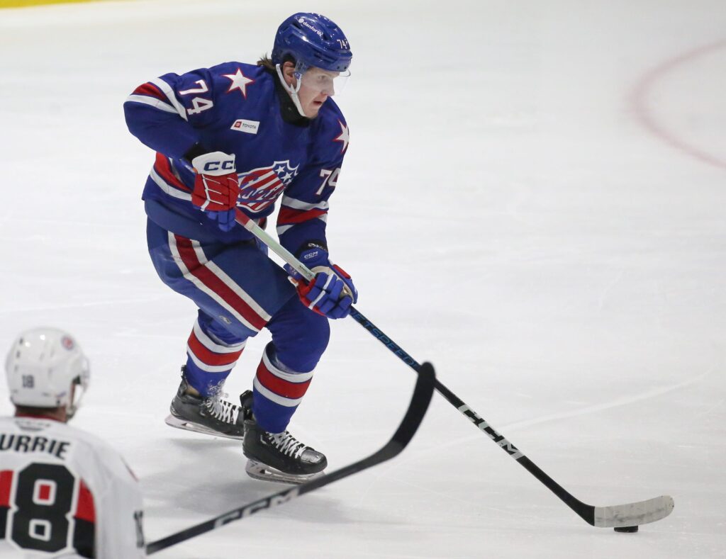 Скрытый обмен после дедлайна: зачем «Кингз» и «Сейбрз» рокировали Новикова и Лоуренса