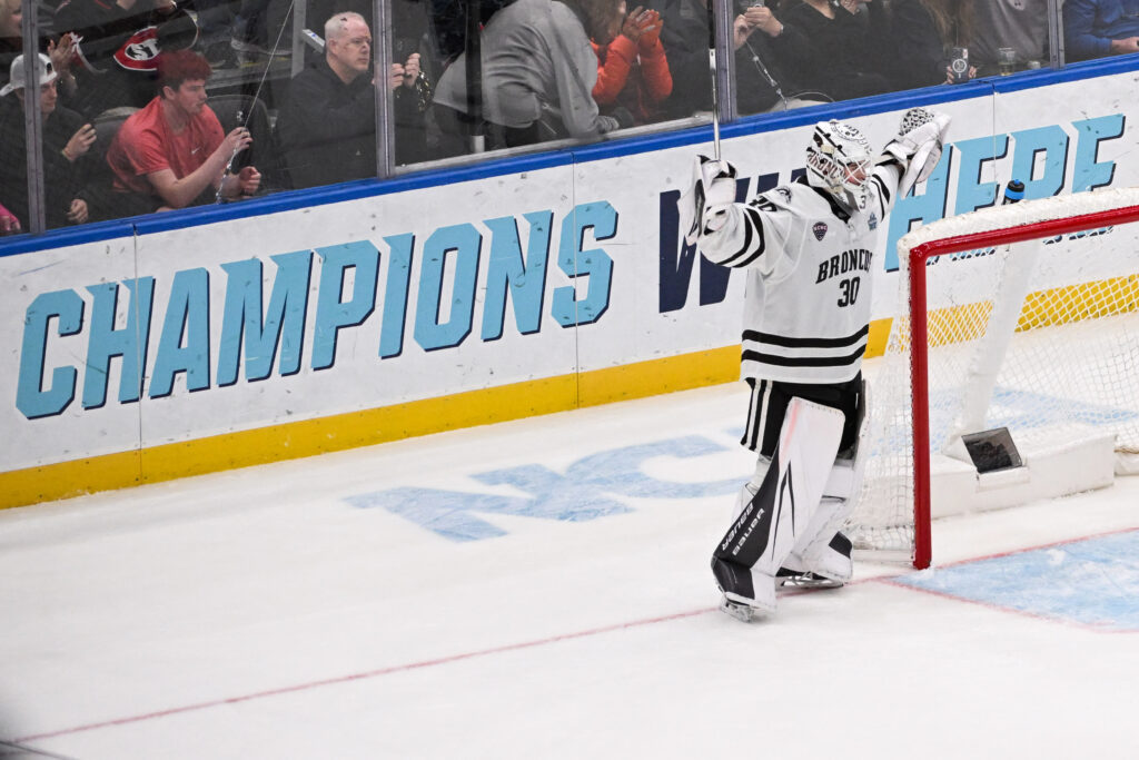 «Лос-Анджелес Кингз» готовятся подписать братьев Слюкински: вратарь-чемпион и его результативный брат