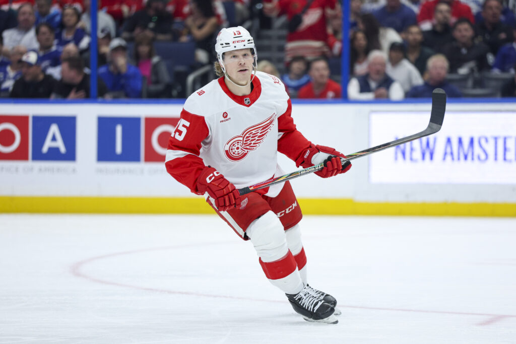 Red Wings Reassign Sheldon Dries