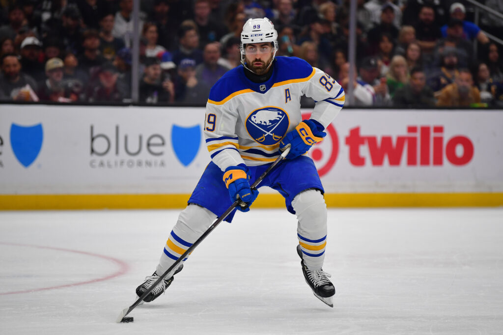 Правые крайние на рынке свободных агентов: кто сорвет куш, а кто прогадал