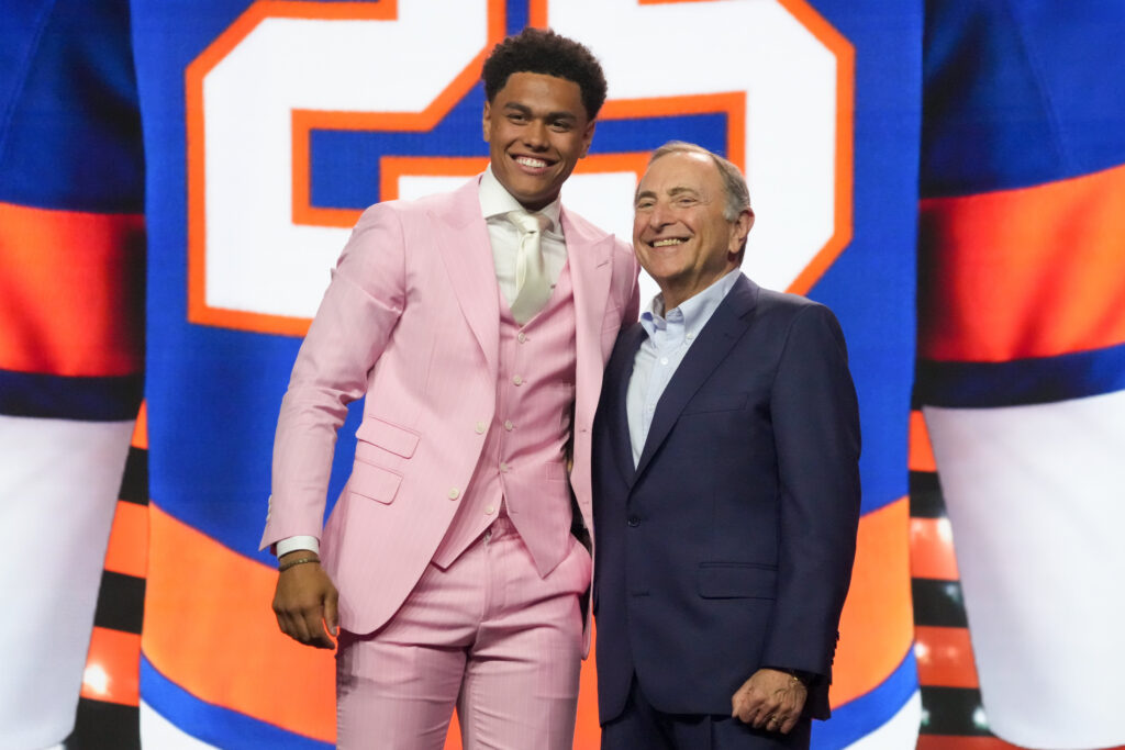 Кашаун Эйтчесон: новая звезда «Айлендерс» и будущее обороны