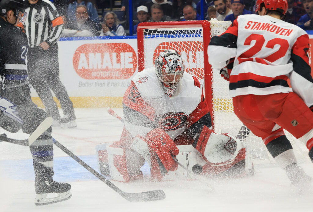 Петр Кочетков возвращается: шанс для «Каролины» перед плей-офф