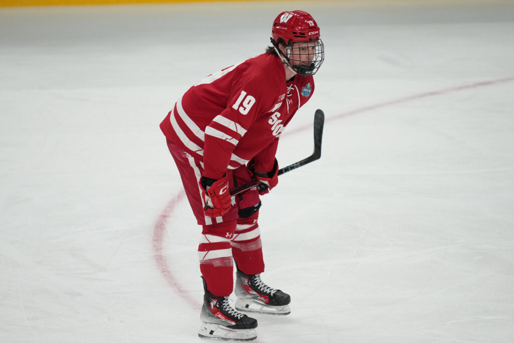 Islanders Sign Quinn Finley To Entry-Level Deal