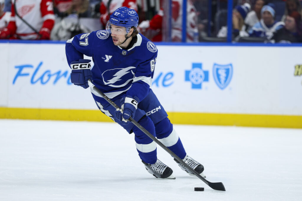 «Тампа» тасует карты: Карлайл дебютирует в плей-офф после травмы Дастуса