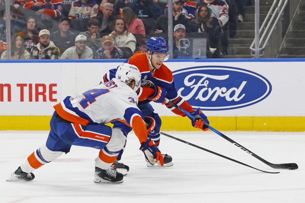 Islanders Notes: Qualifying Offers, Goaltending, Buyouts