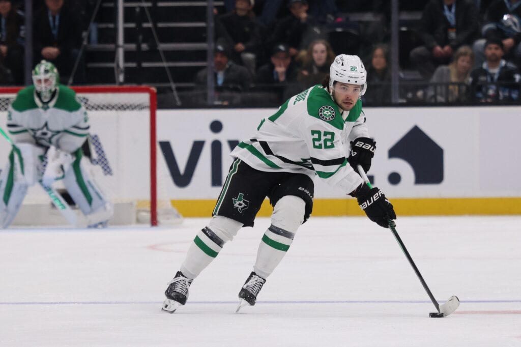 Predators To Acquire Mavrik Bourque